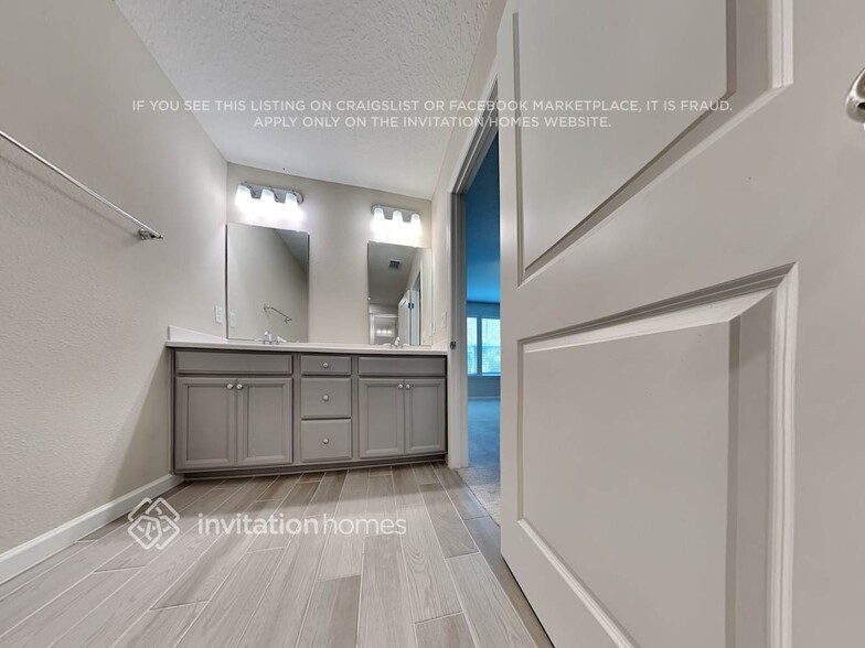 Building Photo - 13305 Shore Grass Dr