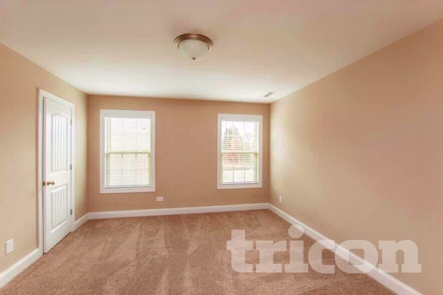Building Photo - 1509 Burrows Ave