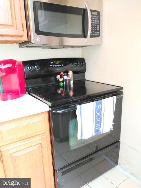 Building Photo - 2043 Mt Vernon St