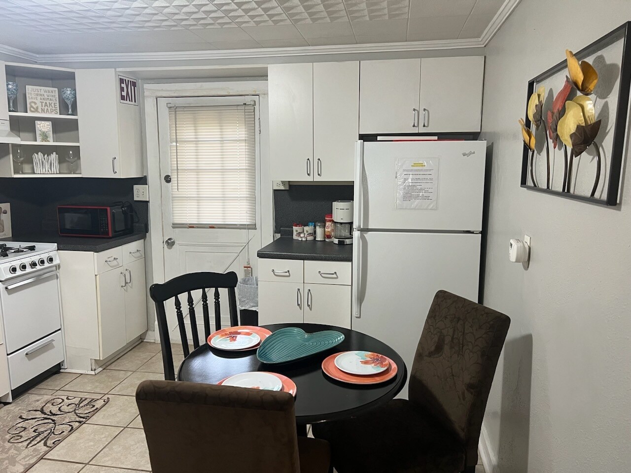 Kitchen - 2420 20th Ave