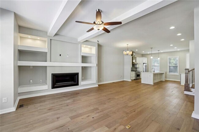 Primary Photo - 827 Canterbury Rd NE