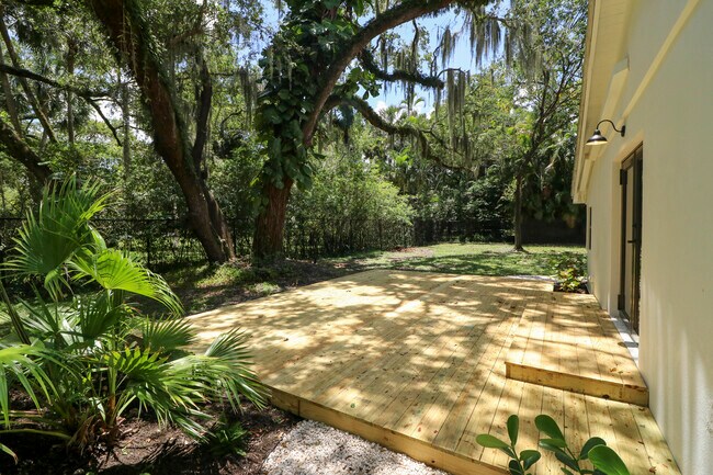 Building Photo - 2101 Riverland Rd