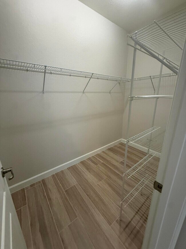 Building Photo - 9519 SW Merlin Ct
