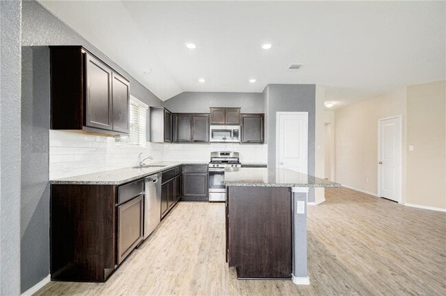 Building Photo - 21716 Windmill Ranch Ave