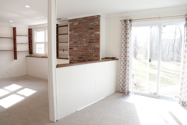 Building Photo - 35 Highpoint Rd