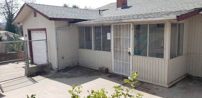 Primary Photo - 4103lansingavenue.is4lease.com