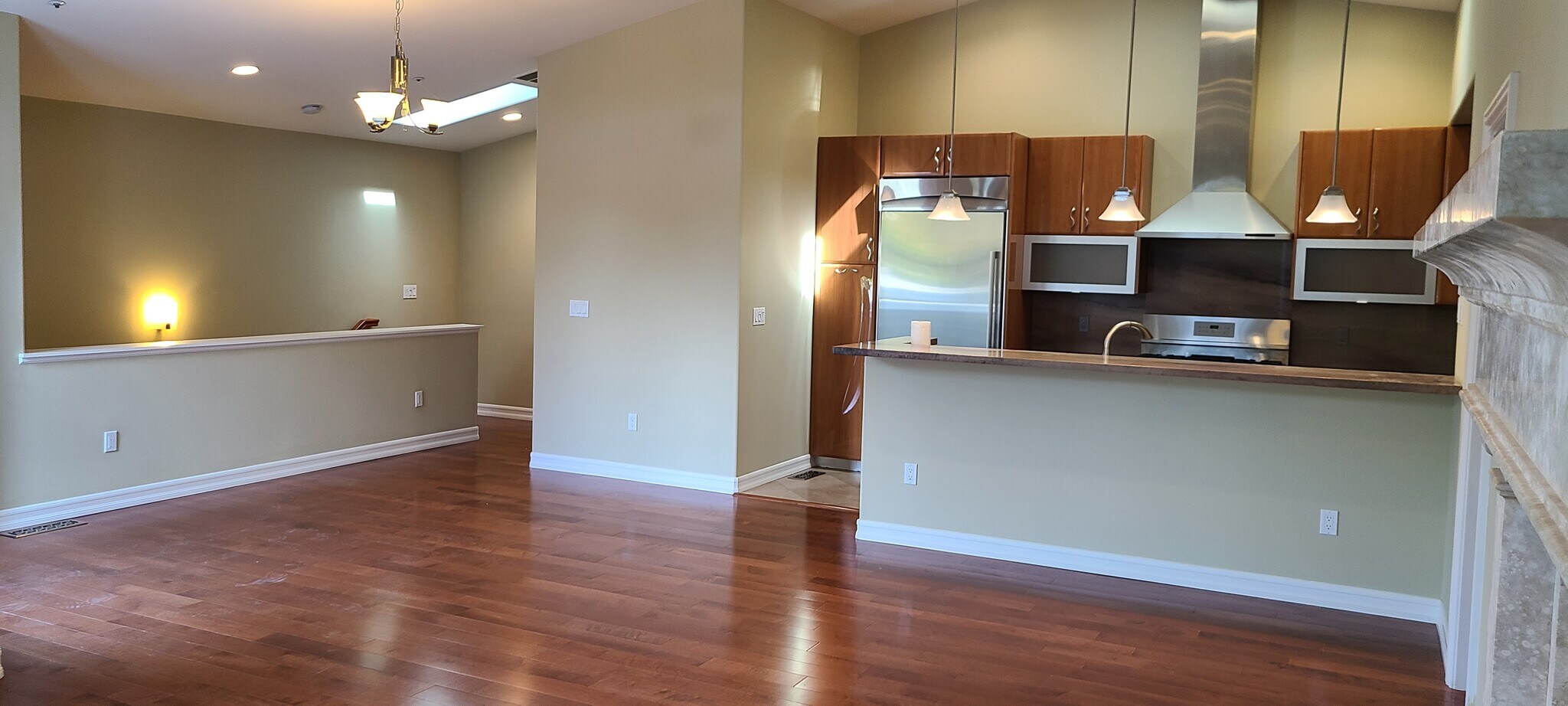 Building Photo - 229 W End Ave