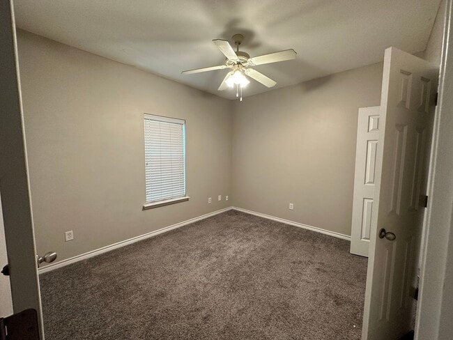 Building Photo - 3 BEDROOM, BELTON ISD