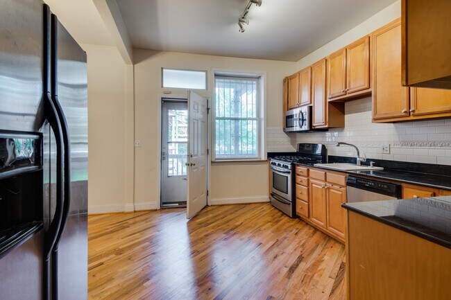 Building Photo - 5207 S Blackstone Ave