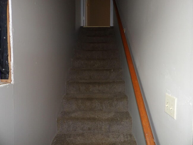 Building Photo - 409 Ridgewood Ln