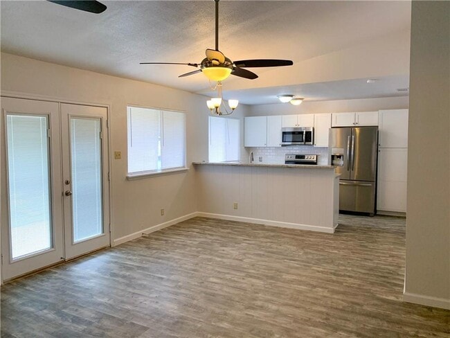 Building Photo - 610 Buckskin Dr