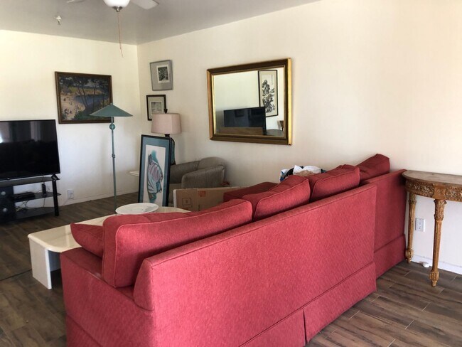 Building Photo - North PB 2 Bedroom 2 Bath Condo in Del Rey...