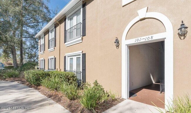 Building Photo - 13727 Richmond Park Dr N