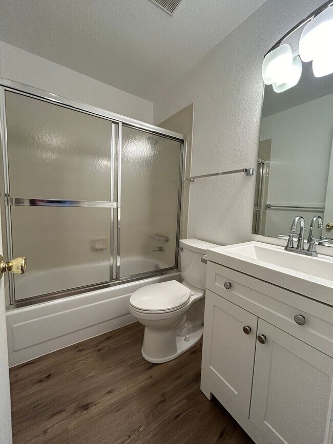 Building Photo - 2-Bedroom Condo for Rent in North Boulder