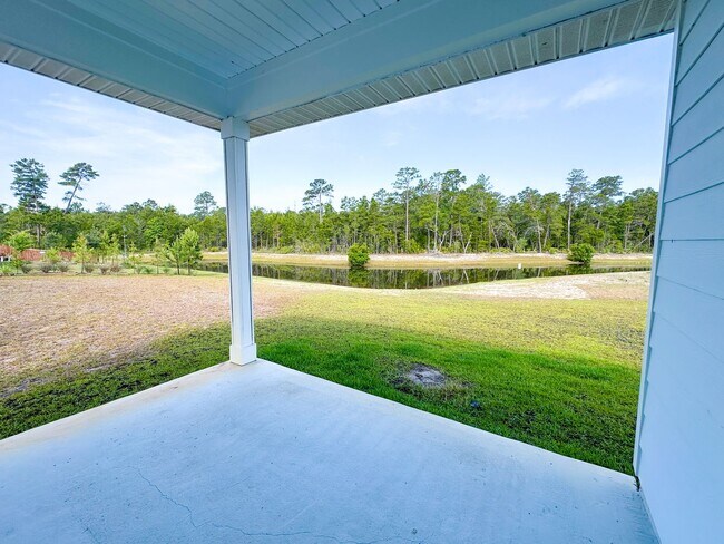 Building Photo - Single story 4 bedroom 2 bath home in Pres...