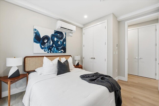 Building Photo - 134 New York Ave