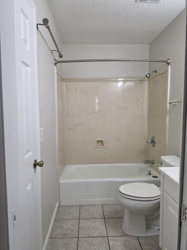 Building Photo - 1448 Tina Dr