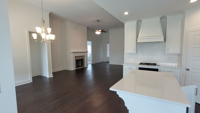 Building Photo - Beautiful 4 bedroom in Baton Rouge