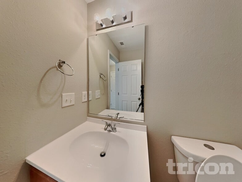 Building Photo - 3917 Shepway Loop