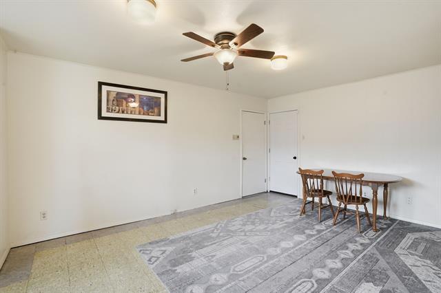 Building Photo - 6623 Orangewood Dr