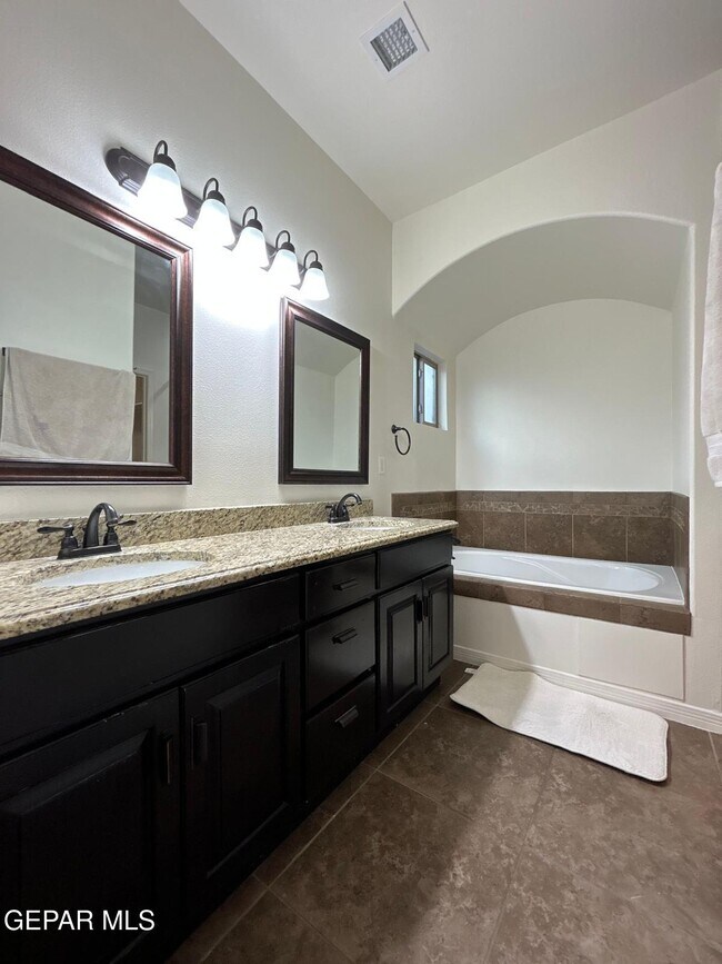 Building Photo - 7349 Skyrocket Dr