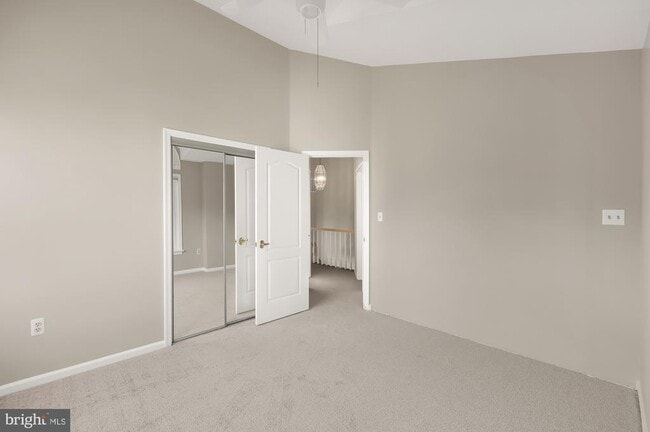 Building Photo - 5527 Sully Lake Dr