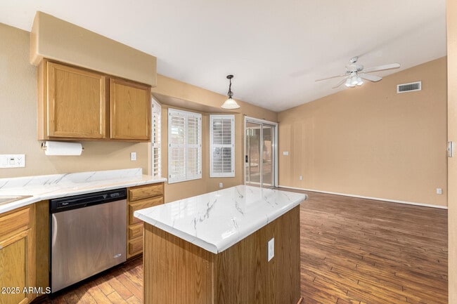 Building Photo - 15221 N 87th Dr