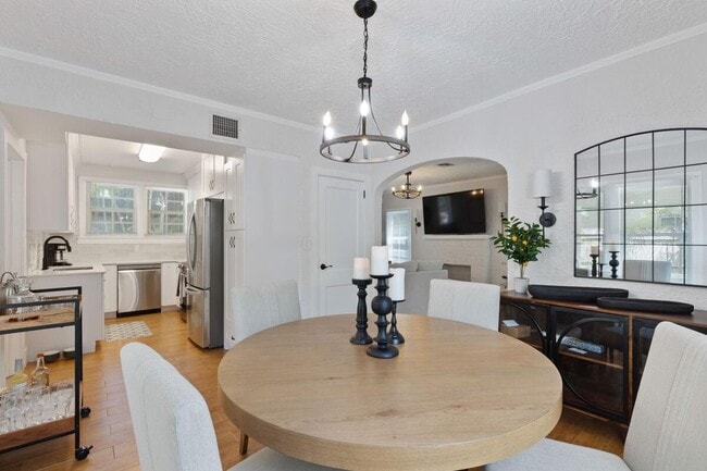 Building Photo - 209 Lytton Ct