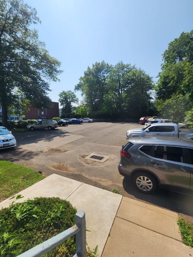 Building Photo - 286 Norton St