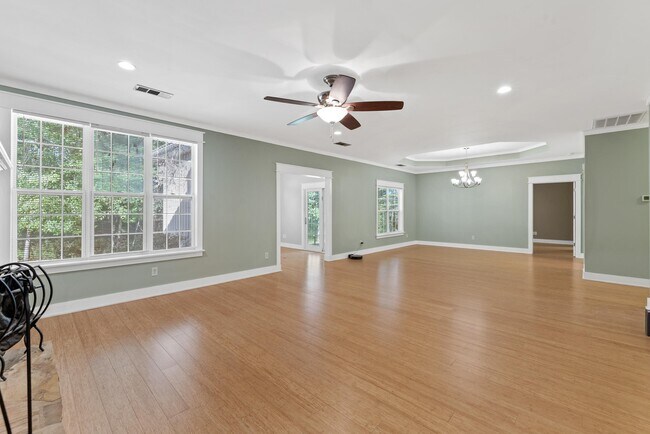 Building Photo - 129 Moudy Ln