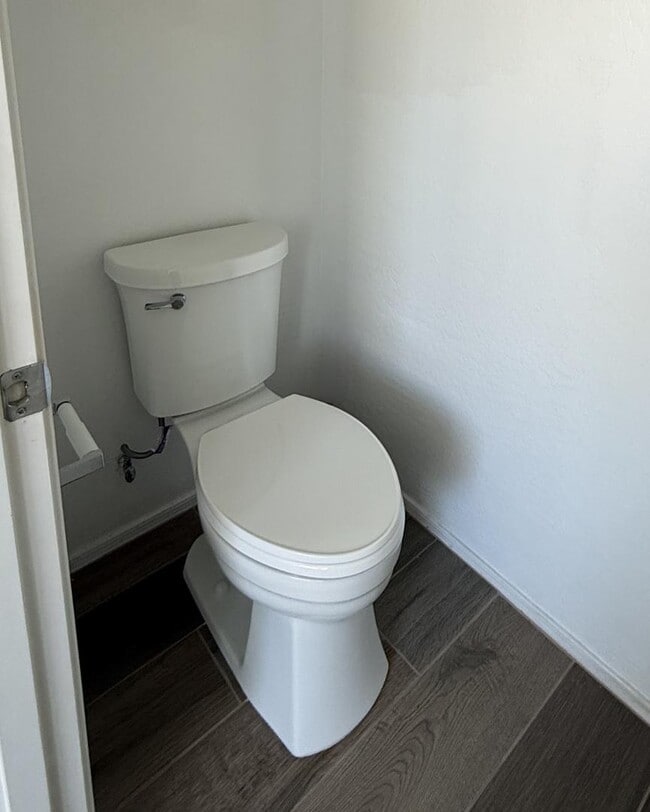 Building Photo - 1235 E Julian Dr