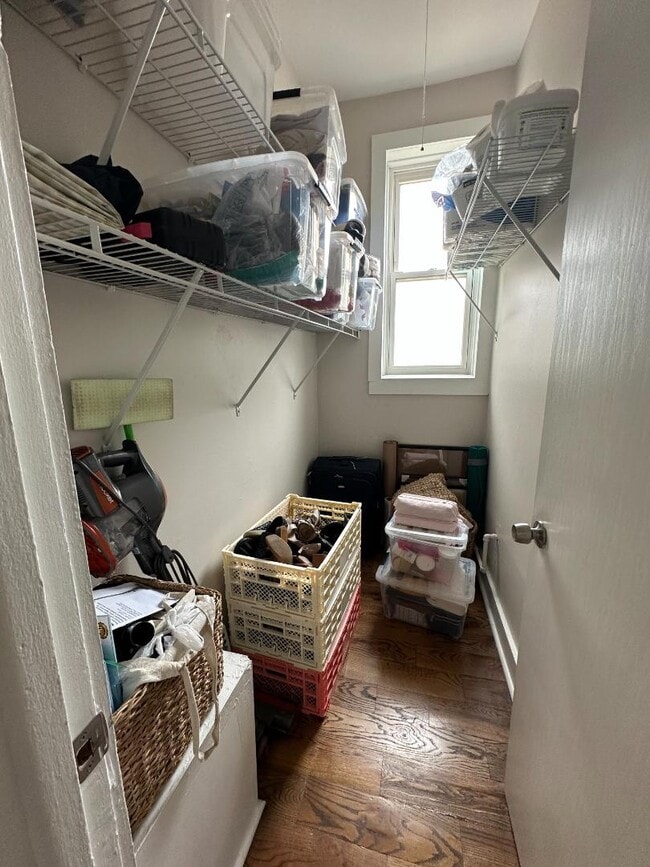 Building Photo - 2647 W Crystal St