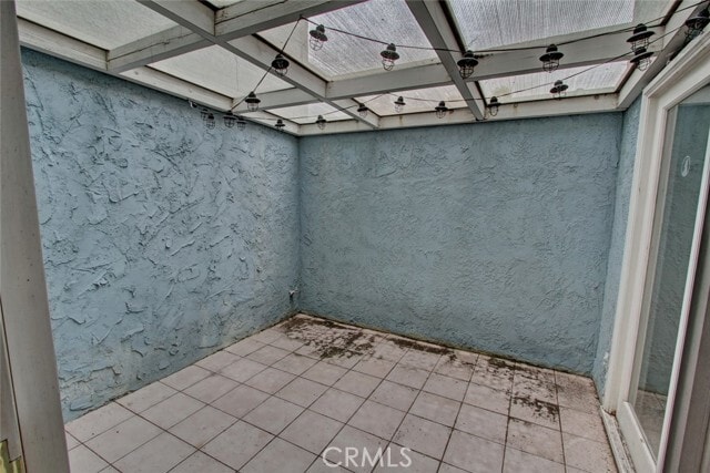 Building Photo - 8 Sparrowhawk