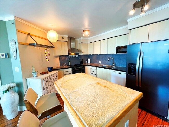 Building Photo - 801 S King St