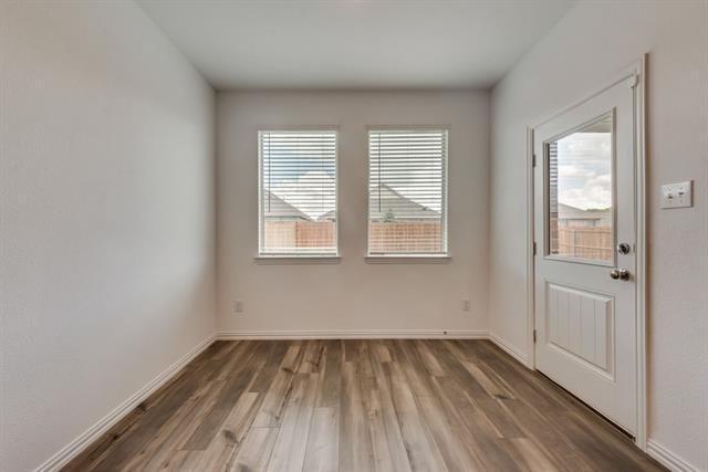 Building Photo - 1833 Lake Grove Dr