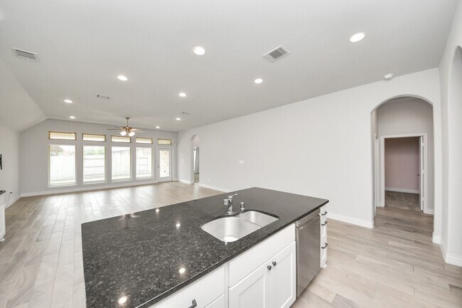 Building Photo - 4412 Mesquite Terrace Dr