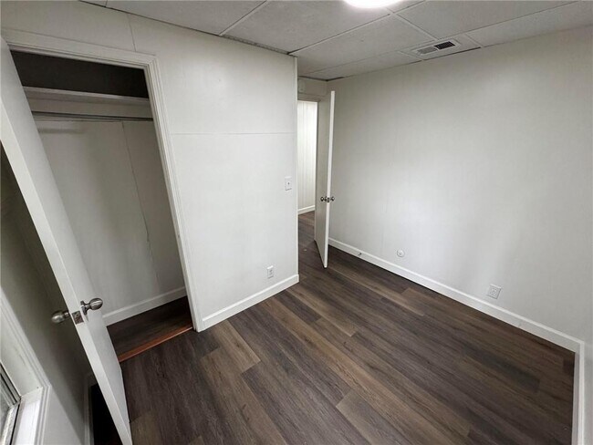 Building Photo - 2855 Gill Rd