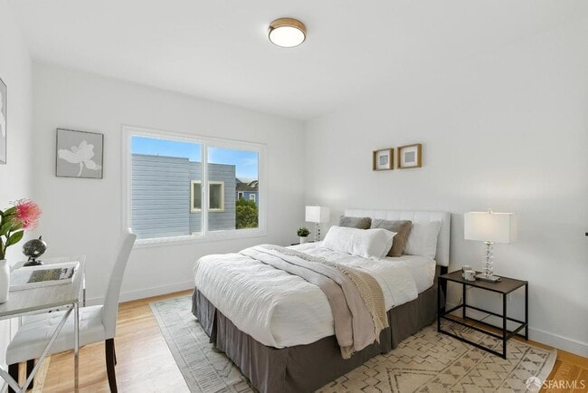 Building Photo - 1206 Funston Ave