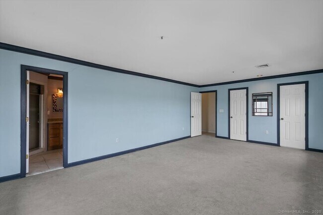 Building Photo - 677 Quinnipiac Ave