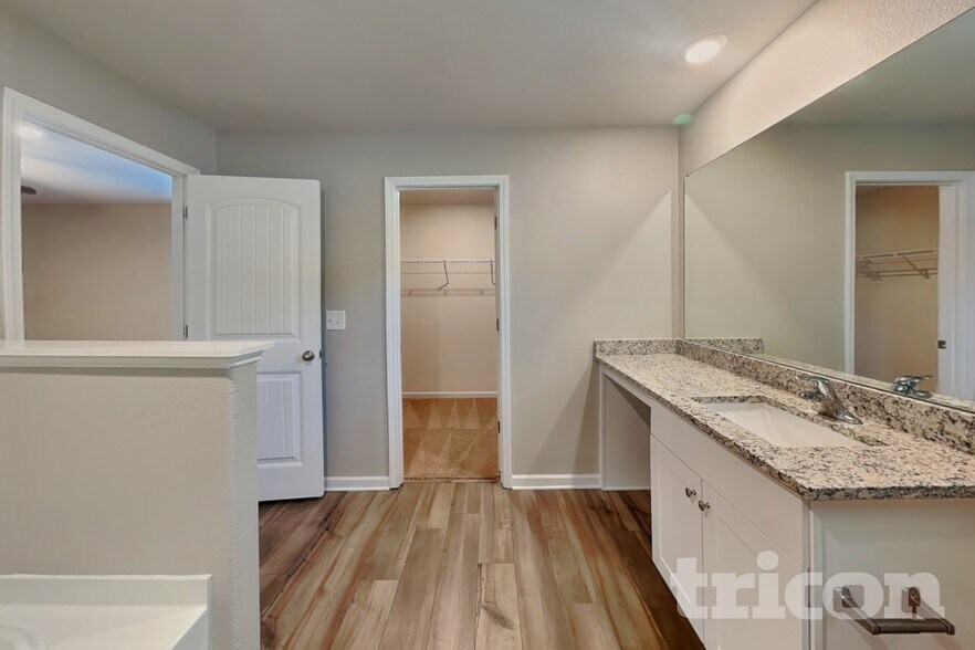 Building Photo - 10 Parkers Gate Dr
