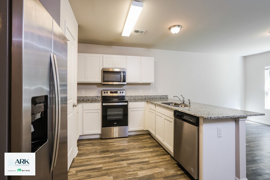 Building Photo - 208 Saddle Brooke Trce