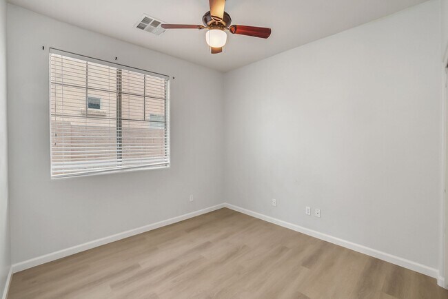 Building Photo - Queen Creek Rental