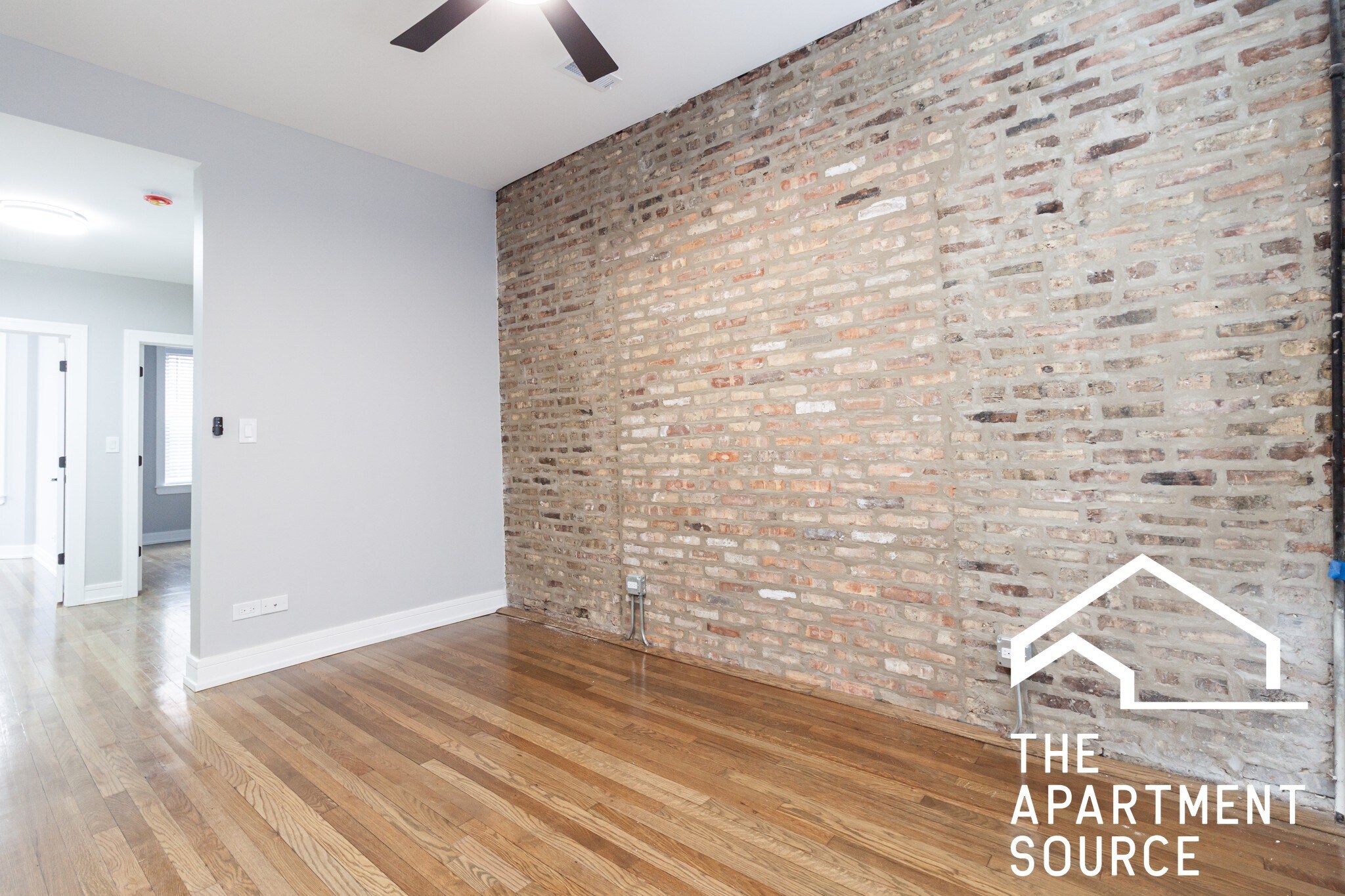 Building Photo - 3840 N Wilton Ave