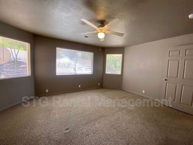 Building Photo - 76 E Center St