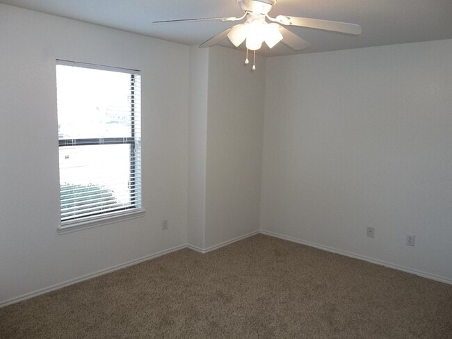 Building Photo - 3 BEDROOM, 2 BATH, BELTON ISD