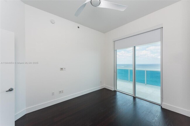 Building Photo - 2711 S Ocean Dr