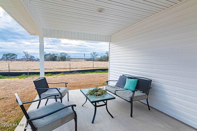 Building Photo - 125 Lake Ridge Dr