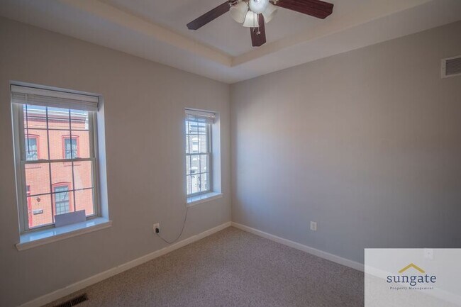 Building Photo - 11 N Streeper St