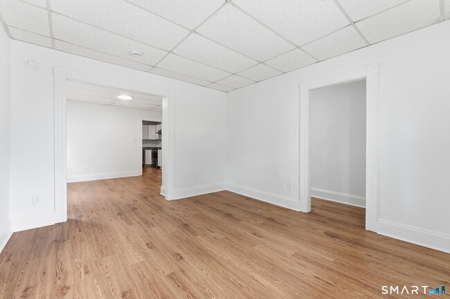 Building Photo - 203 Center St
