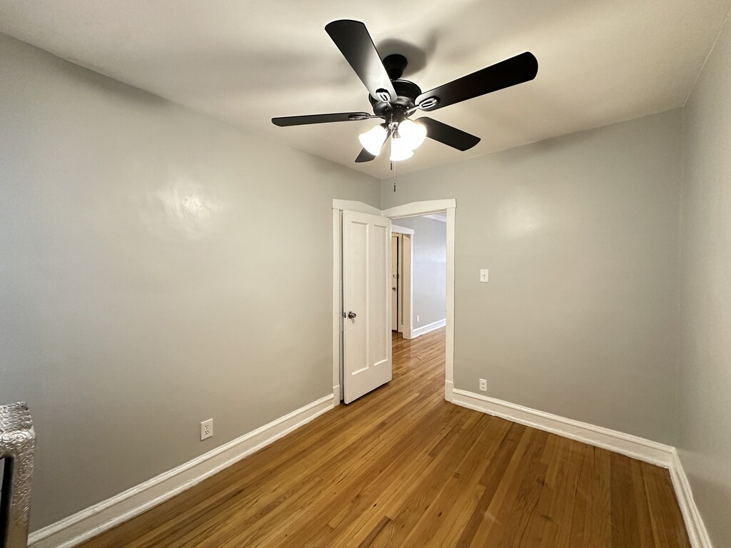 Building Photo - 4826 N Avers Ave